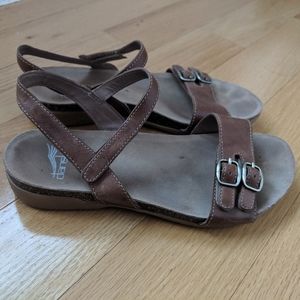 Dansko Rebekah Tan Size 36 Sandals (5.5-6.5)